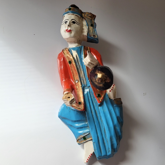 Vintage Carved Wooden Folkart Musician Figure Wall Hanging - Picture 7 of 16